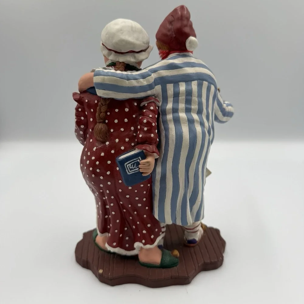 Vintage Dept‎ 56 Mama In Her Kerchief Papa In His Cap Christmas Figurine 7.5'in